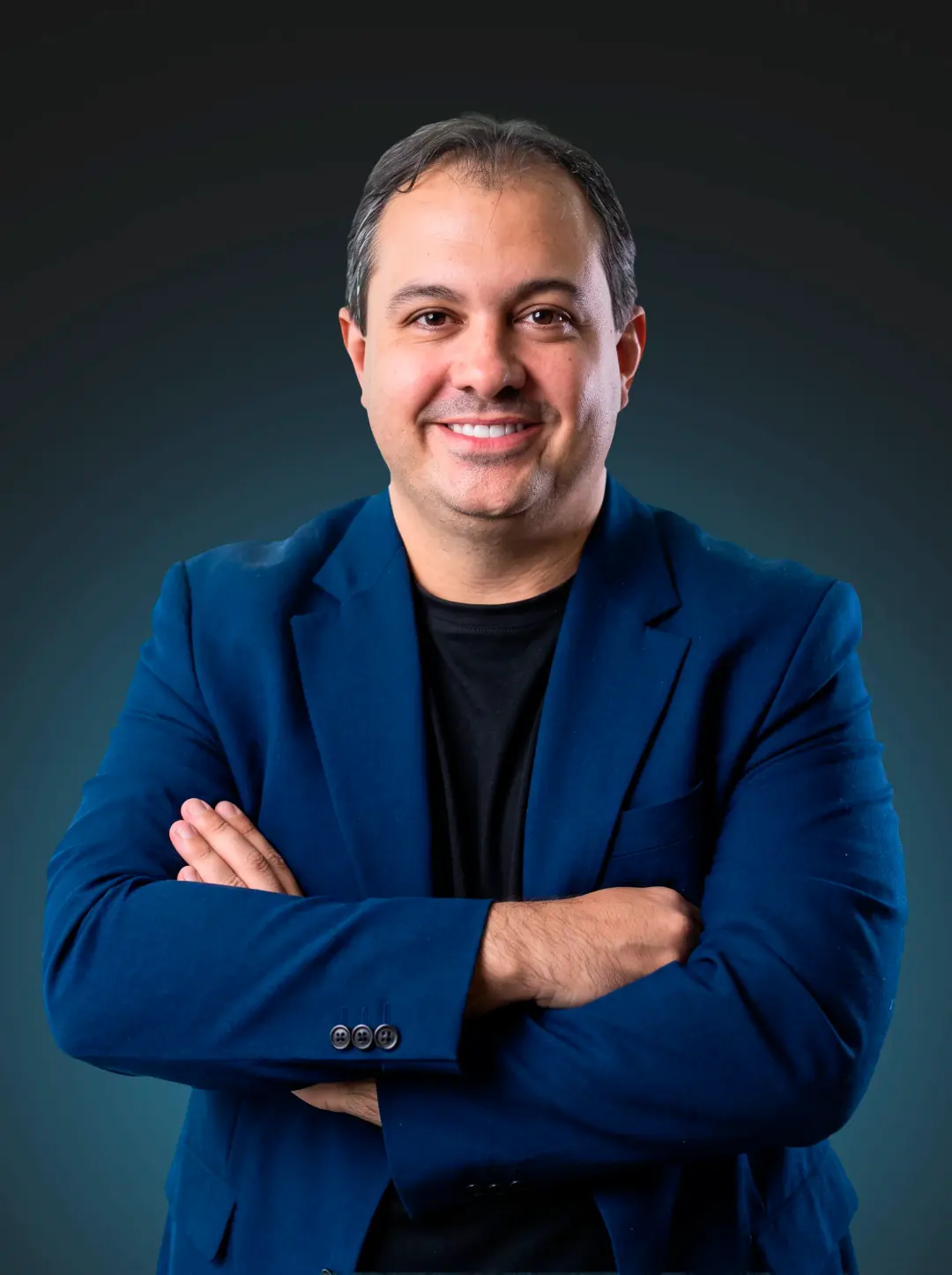 Guto Azevedo, host do Santo Flow Podcast